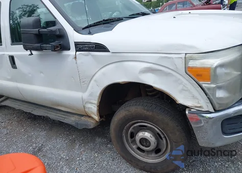 2011 Ford F-250 Xl z USA, uszkodzony, nr VIN 1FT7W2B64BEA42087